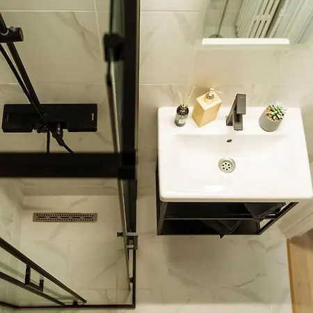 Sky Penthouse - Square I Free Parking I Balcony * Bukarest