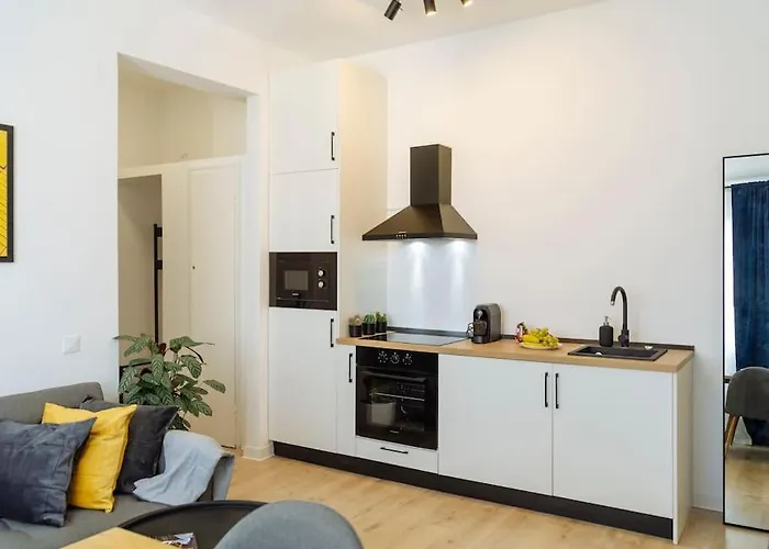 Sky Penthouse - Square