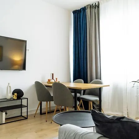 Apartment Sky Penthouse - Square I Free Parking I Balcony *