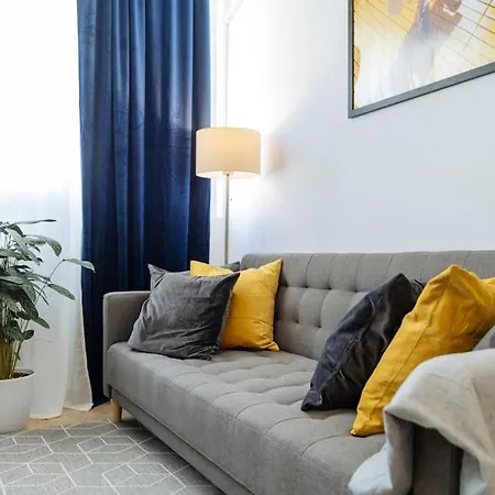 Daire Sky Penthouse - Square I Free Parking I Balcony *
