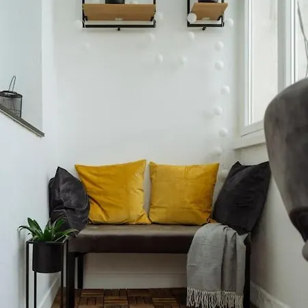 Sky Penthouse - Square Bucharest